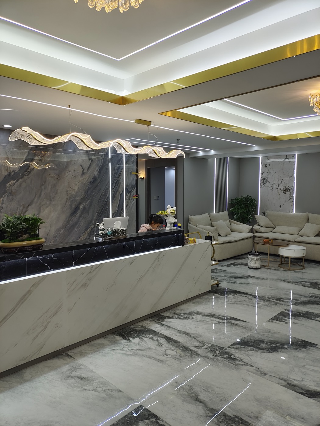Skin-touch matte wall panel design 36
